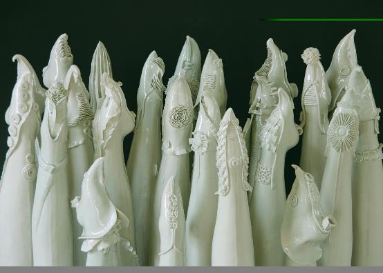 李玉兰作品:遗香 材质:瓷_ 尺寸:52×12cm(高)36×12cm(矮)_烧成温度:1310__烧成气氛:还原